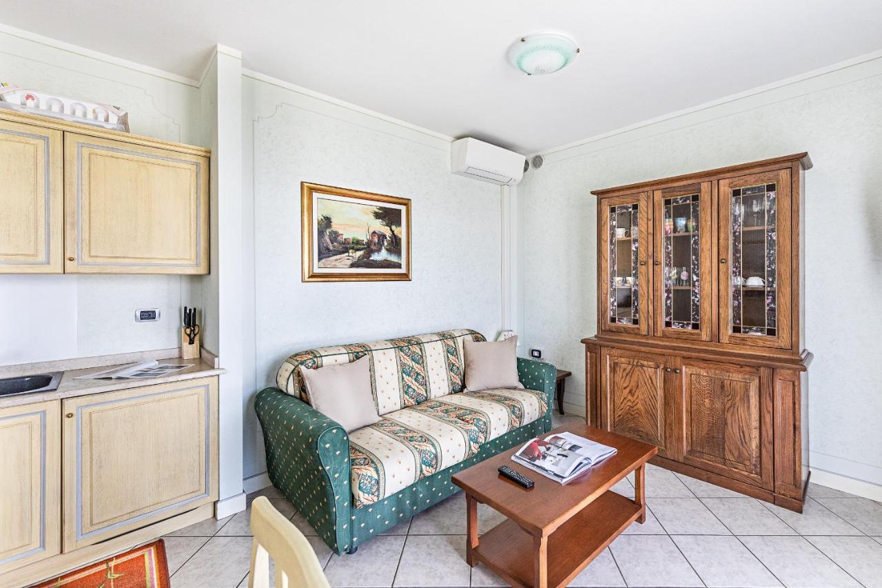 I Mosaici Apartments By Wonderful Italy Sirmione Exterior photo